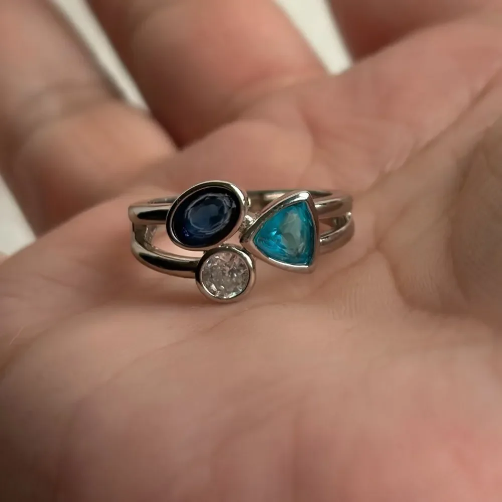 The Shades of blue ring in 925 silver and lab created gem stones sz 5